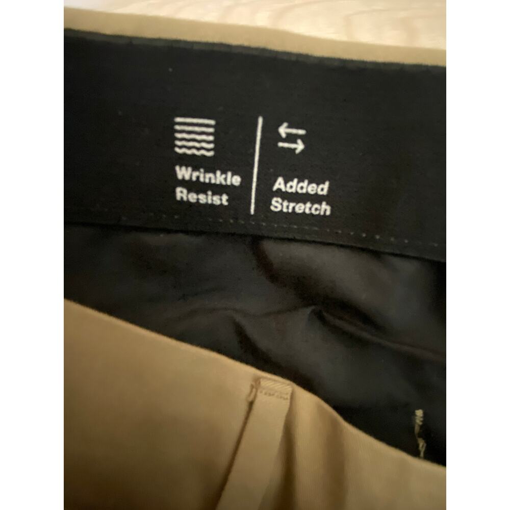 Goodfellow & Co Tech Shorts Men 40 Tan Wrinkle Resistant Stretch Waist Band NWT - Picture 8 of 12